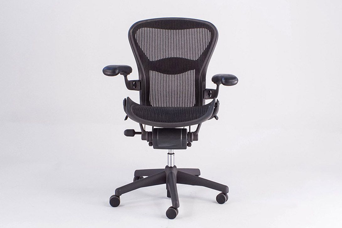 Foto Black Chadwick + Stumpf Aeron Desk Chair by Miller