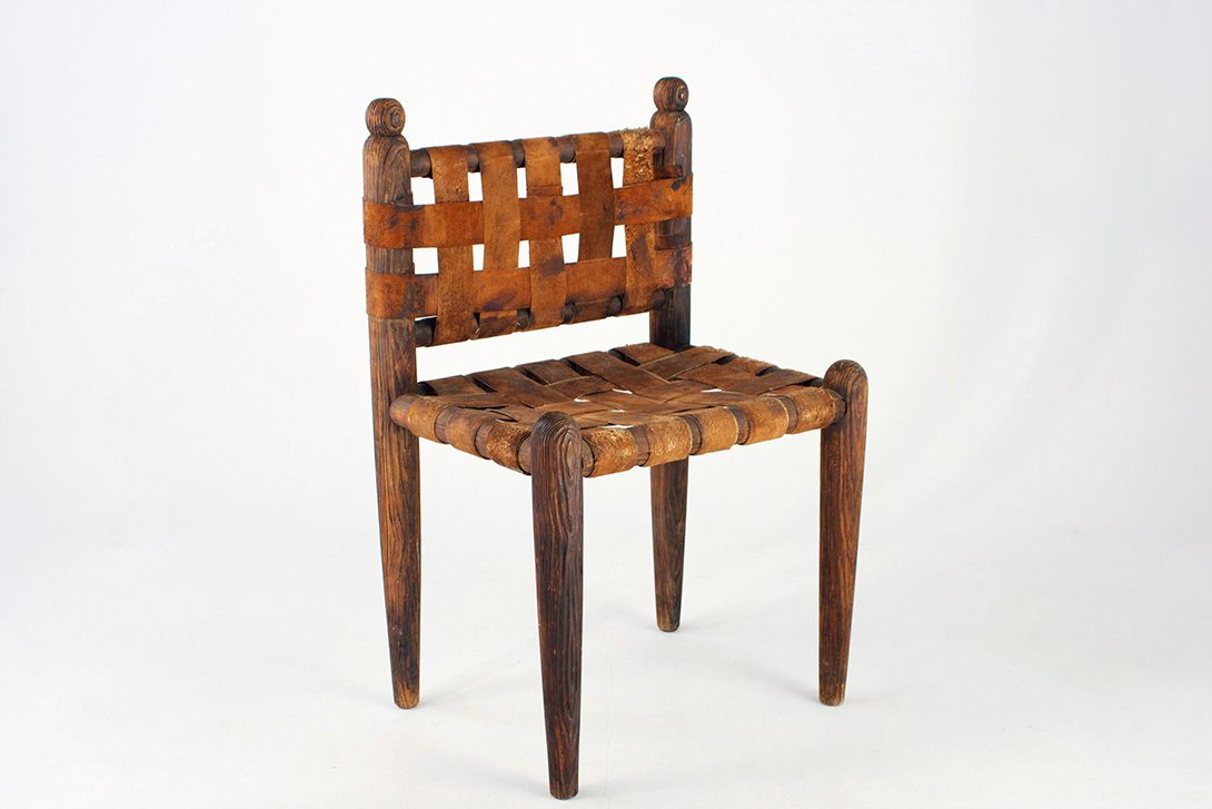 Foto Colonial Style Wooden Chair
