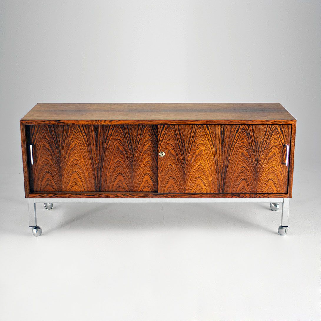 Foto German Rosewood Sideboard on Wheels 1965 w126