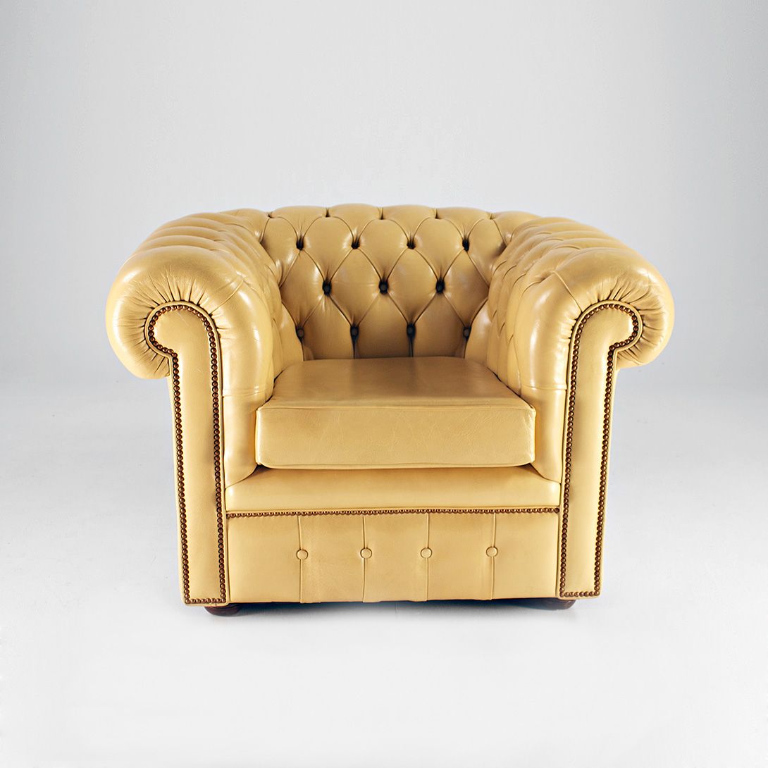Foto Beige Leather Chesterfield Armchair 1966