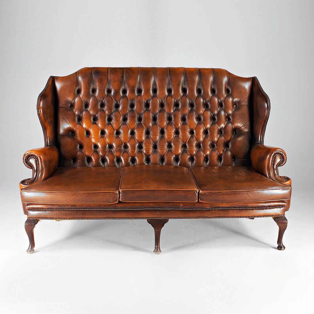 Foto Chesterfield High Backrest Lounge Sofa 1956 (Three-Seater)