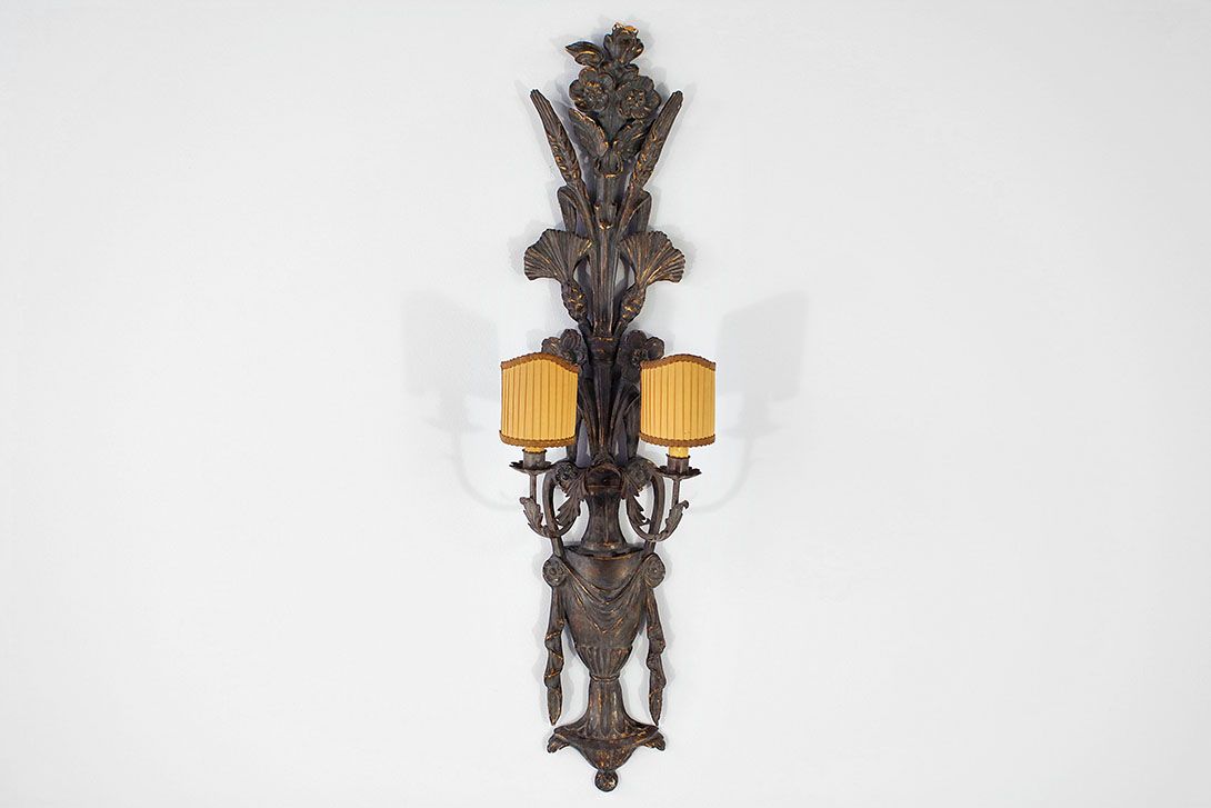 Foto Baroque Wall Lamp with Carved Harvest Food South Germany 1860 h100
