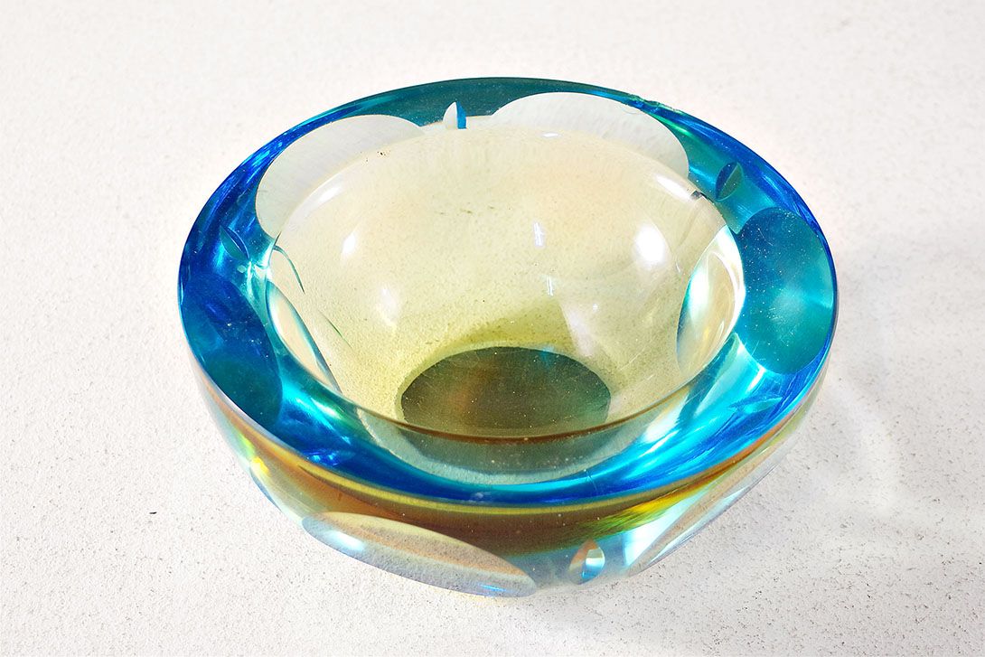 Foto Murano Glass Ashtray, Fascinating Cut, Light Blue/Turquoise
