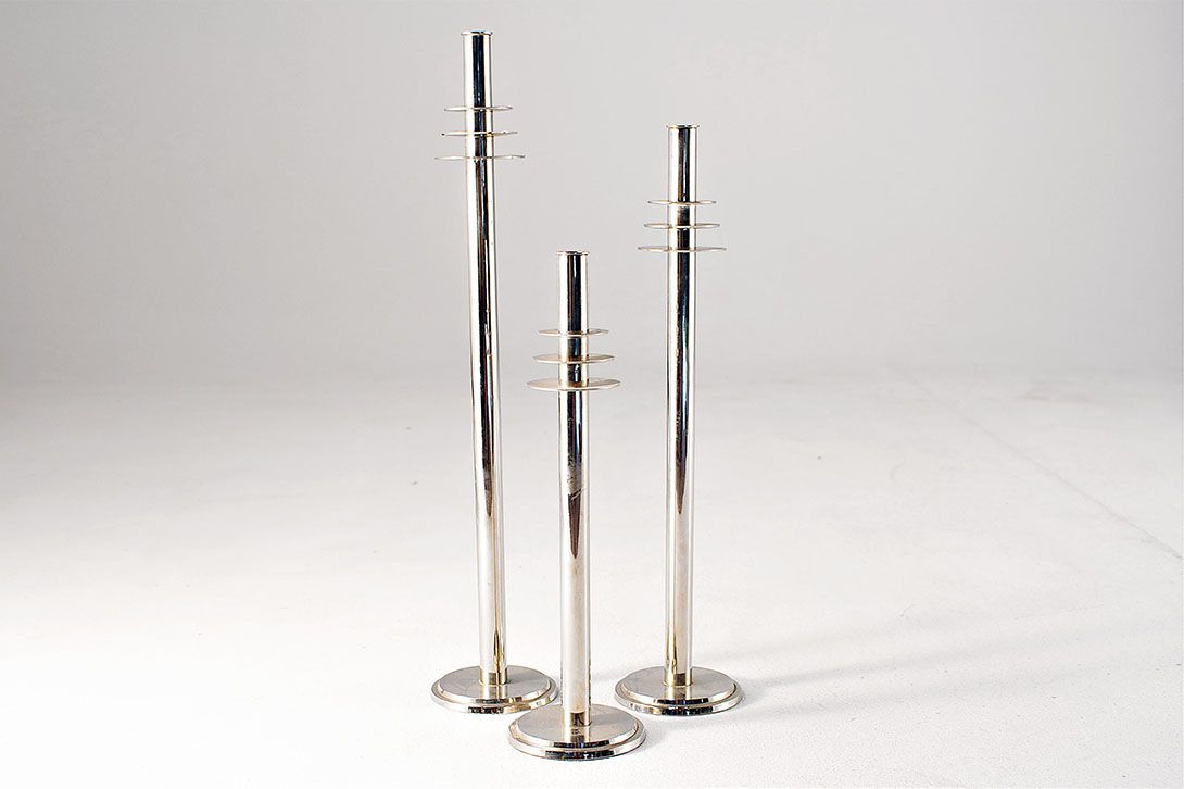 Foto Plain Candle Holder, Chrome/Silver Metal, TV Tower Style, Mid-Century