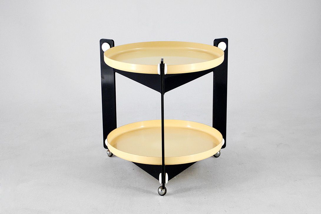 Foto Plastic Side Table on Wheels Italy 1980 h64x63
