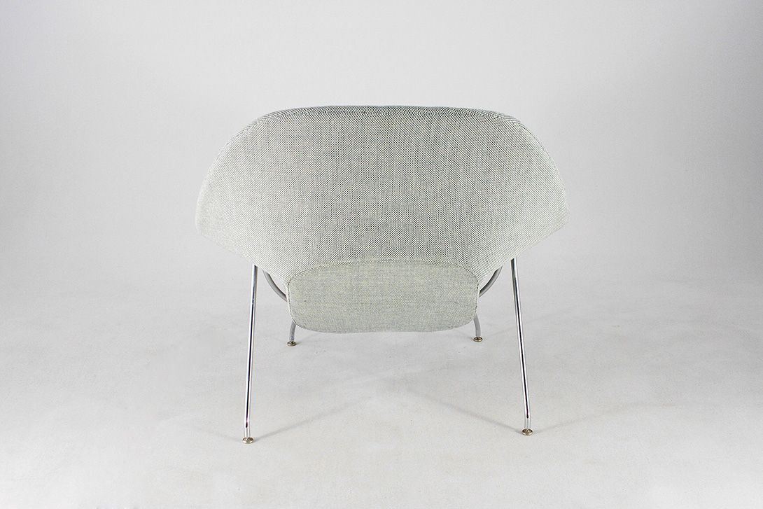 Foto Grey Eero Saarinen Womb Chair