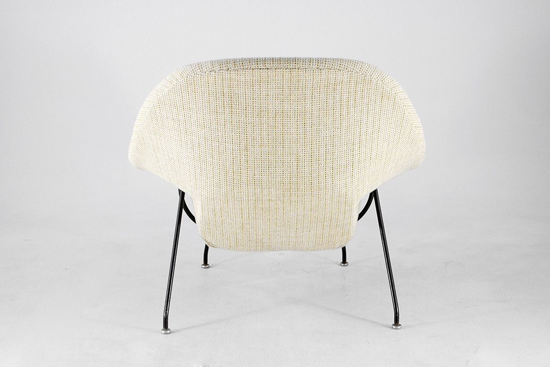 Foto Saarinen Womb Chair Beige