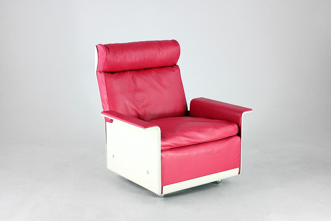 Foto Magenta 620 High Back Easy Chair by Dieter Rams
