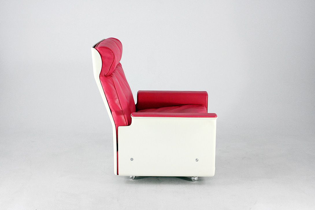 Foto Magenta 620 High Back Easy Chair by Dieter Rams