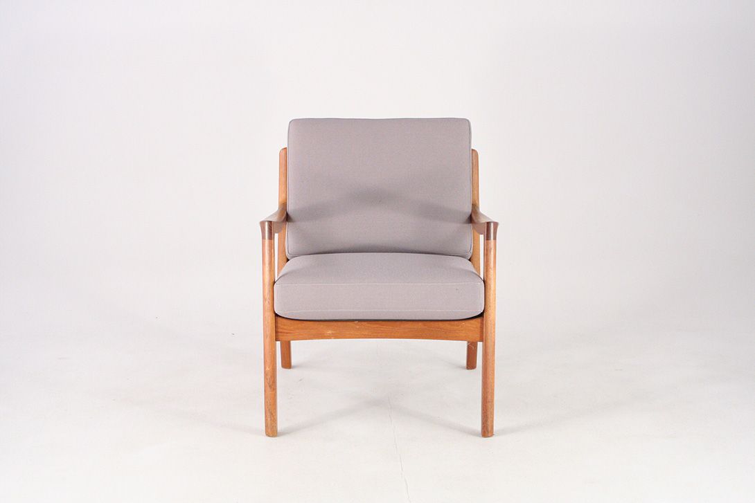 Foto Ole Wanscher Senator Armchair with Grey Upholstery 1963