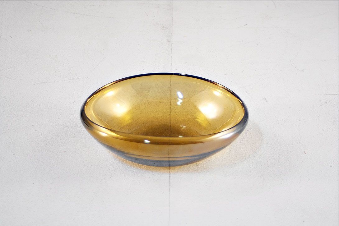 Foto Honey Golden Glass Bowl, Thick-Walled and Smooth, 1969, ø29