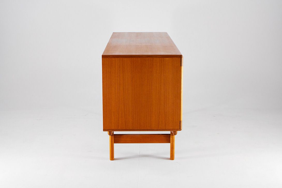 Foto Dyrlund Sideboard with Sliding Doors w170
