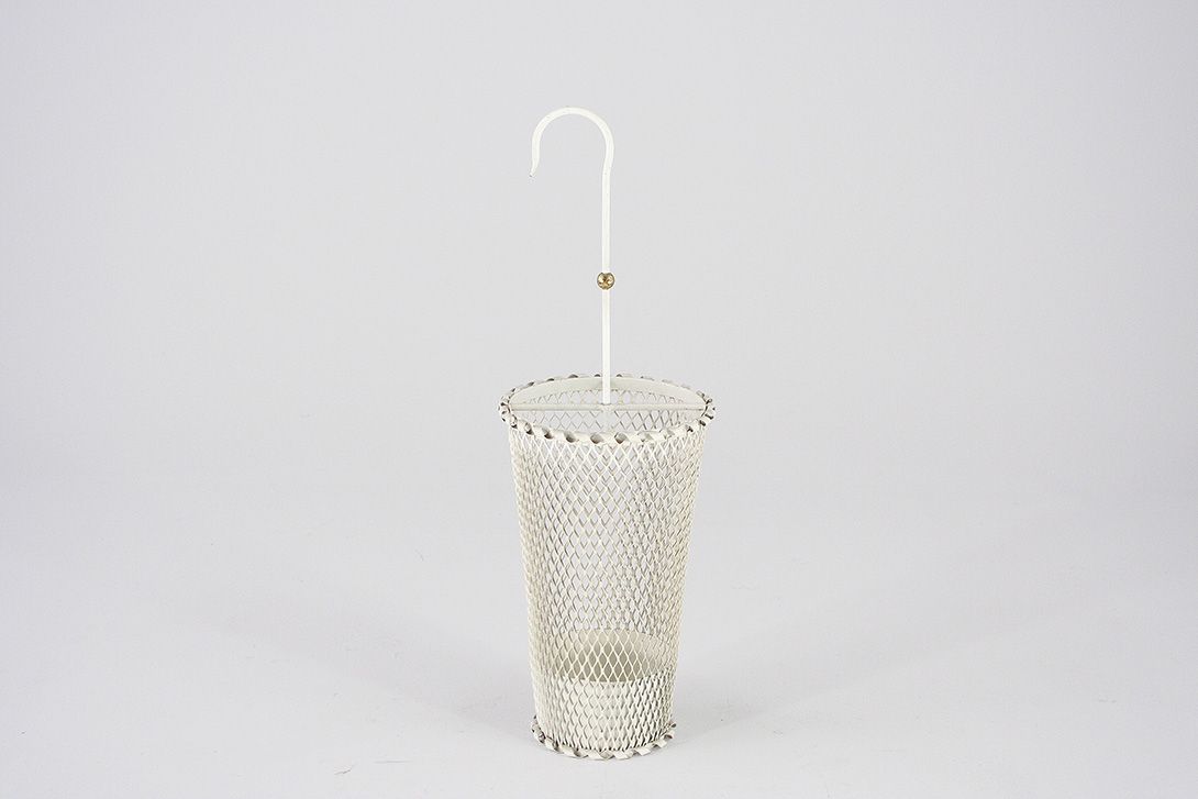 Foto Metal Mid-Century Umbrella Stand, White Grid, Delicate and Playful