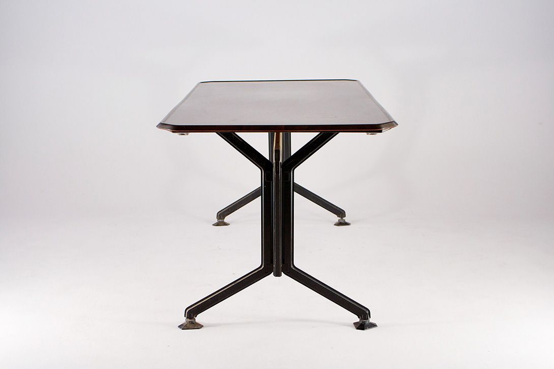 Foto Olivetti Desk with Brown Wooden Top h78x181x89