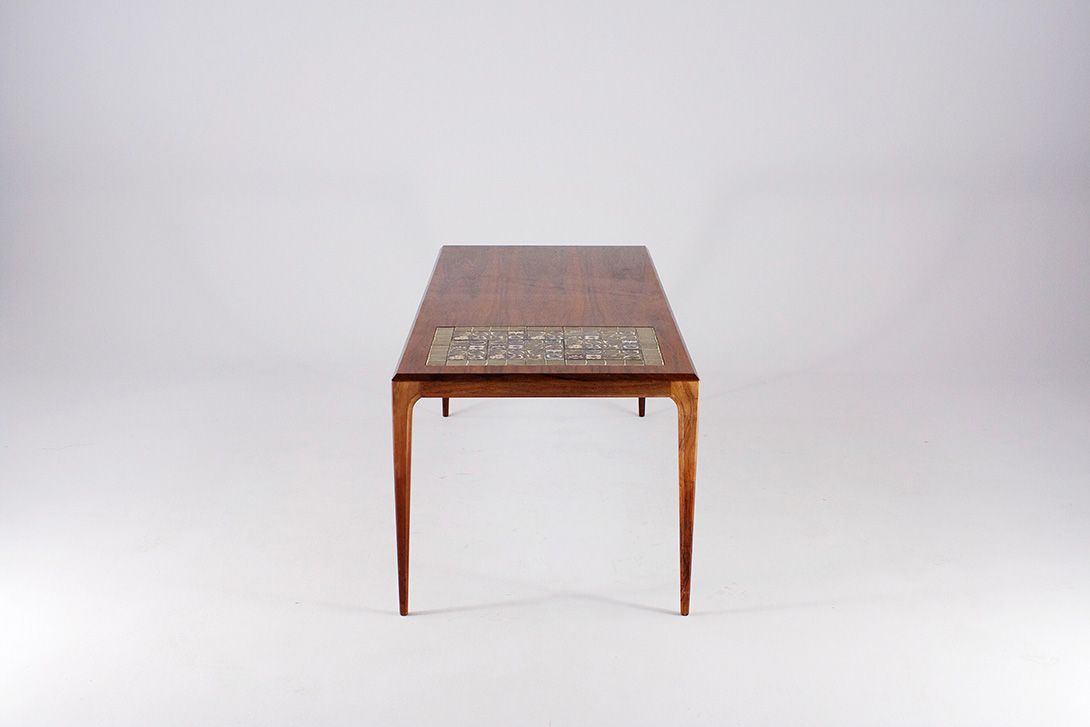 Foto Scandinavian Teak Coffee Table with Inlaid Brass Ornaments 1954 h50x135x60