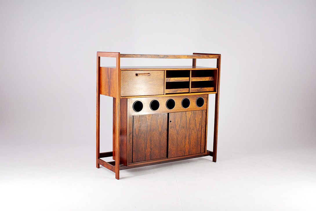 Foto Danish Rosewood Bar by Erik Buck 1955 h120x125x50