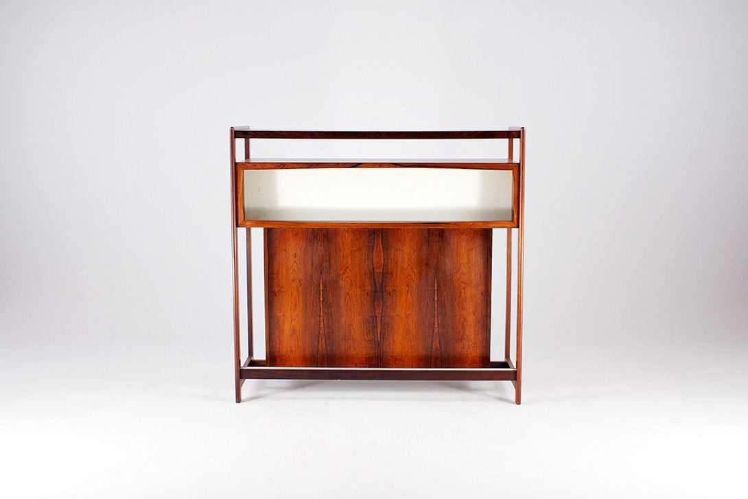 Foto Danish Rosewood Bar by Erik Buck 1955 h120x125x50