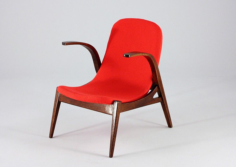 Foto Red Upholstered Czech Oak Sling Chairs