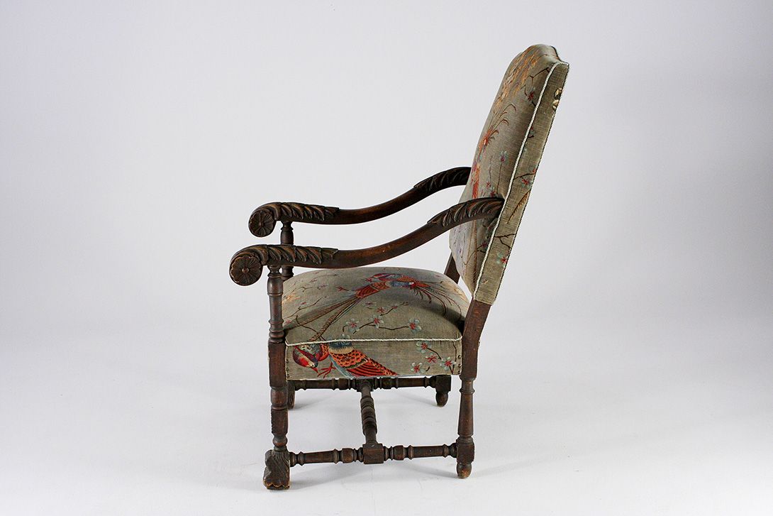 Foto Armchair with Birds on Velvet an Cushion Spreewald 1900