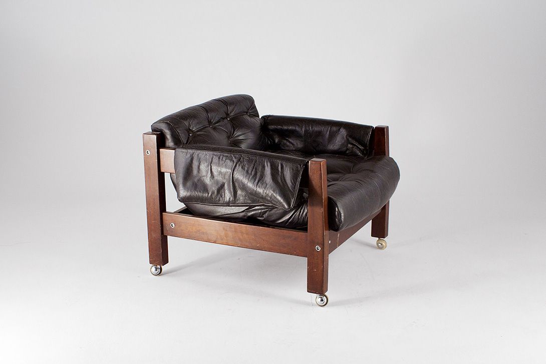 Foto Percival Lafer Armchair on Wheels