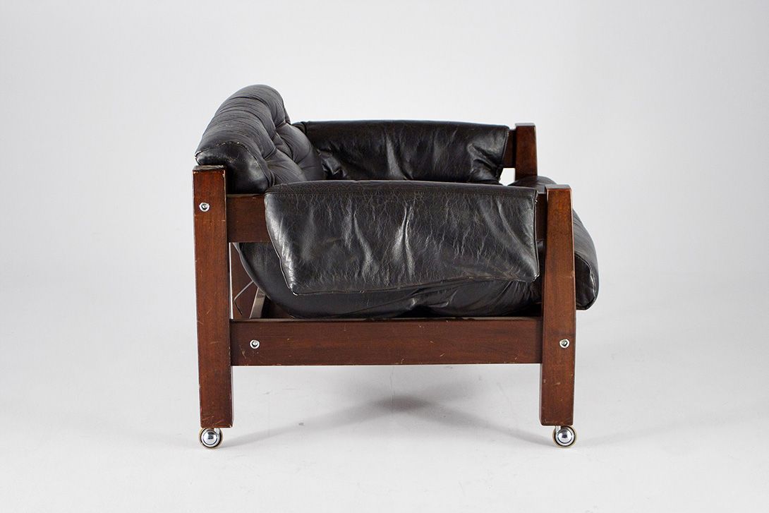 Foto Percival Lafer Armchair on Wheels