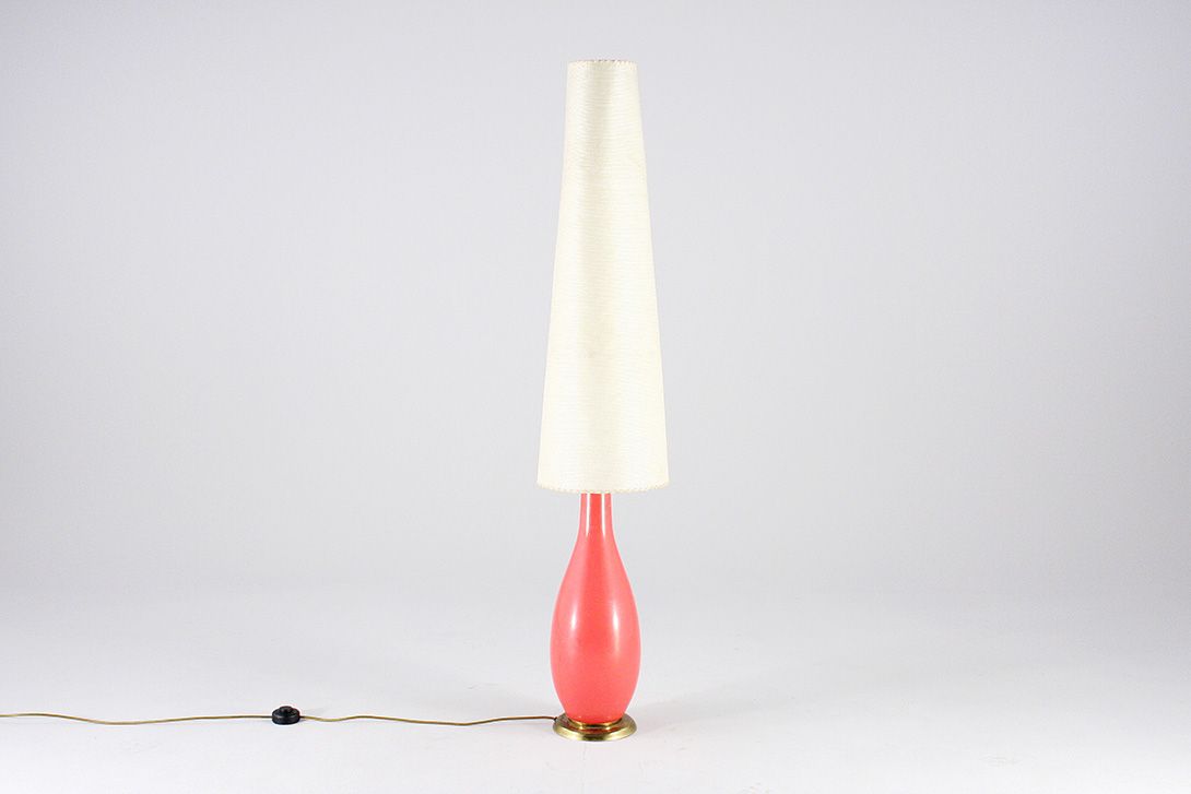 Foto Coral Red Floor Lamp with Brass Stand h150