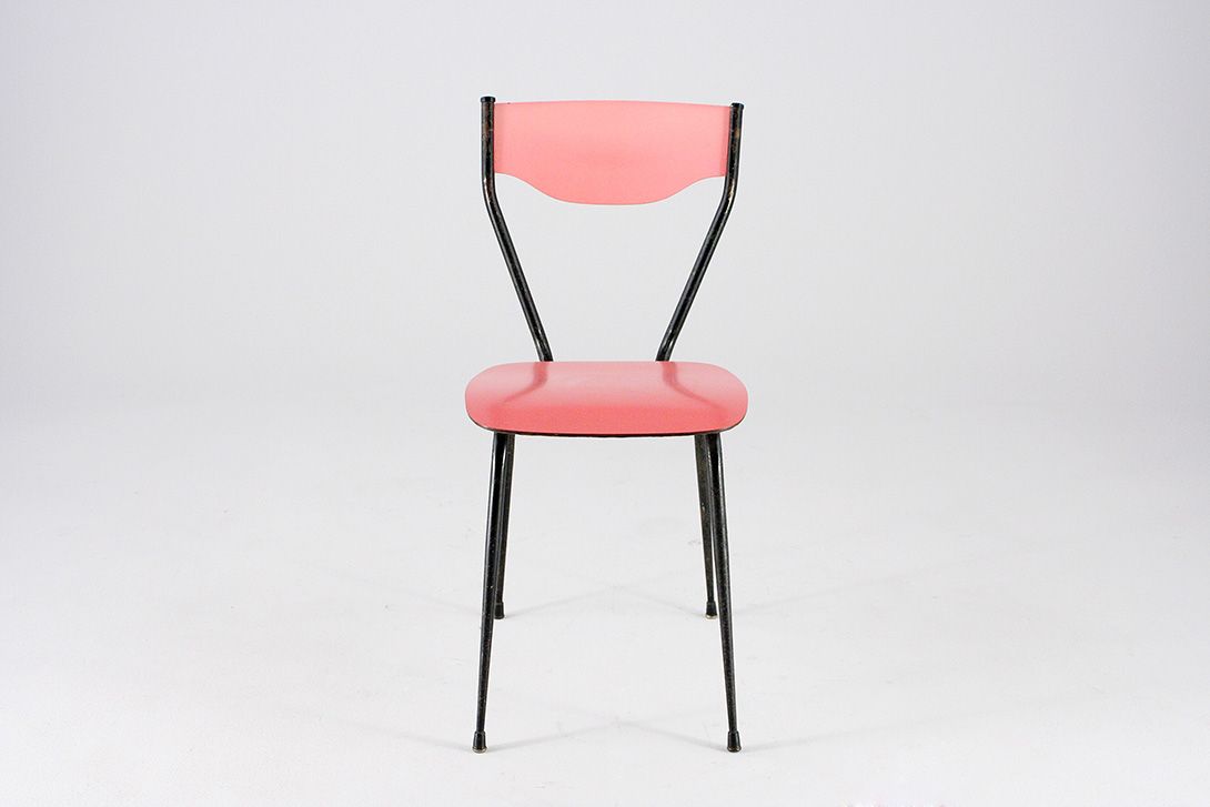 Foto Italian Flamingo Red Kitchen Chair With Shiny Balck Metal Frame 1954