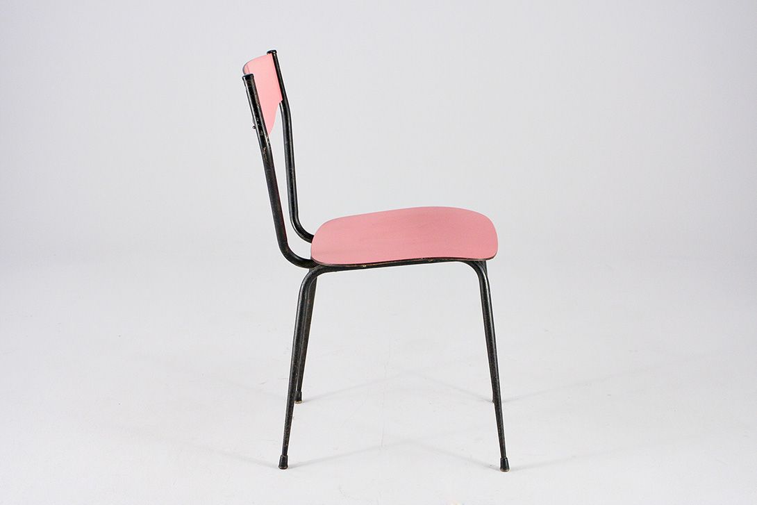 Foto Italian Flamingo Red Kitchen Chair With Shiny Balck Metal Frame 1954