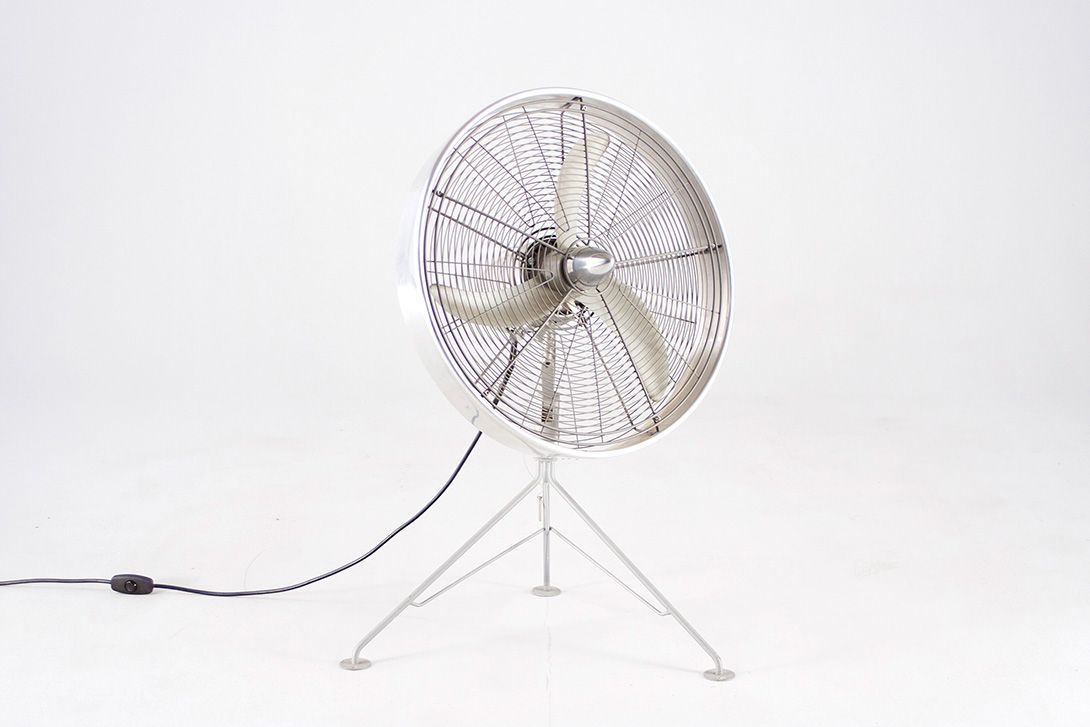 Foto Standing &#038; Wall Hanging Cooling Fan Stainless Steel 2000