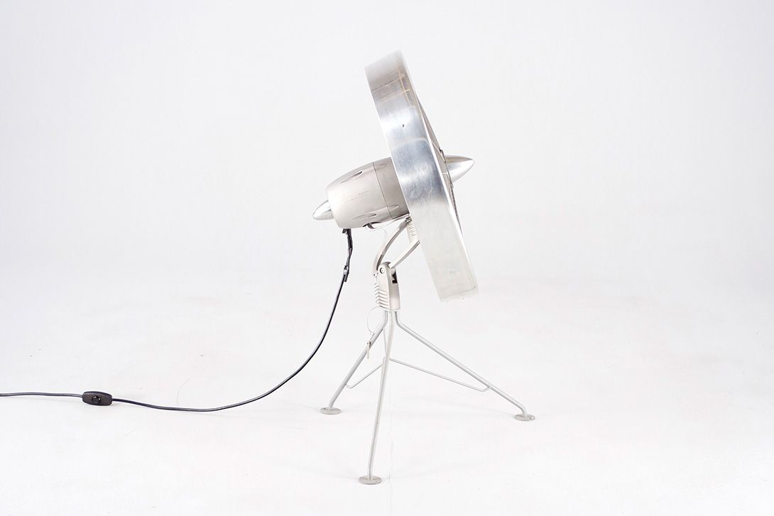 Foto Standing &#038; Wall Hanging Cooling Fan Stainless Steel 2000