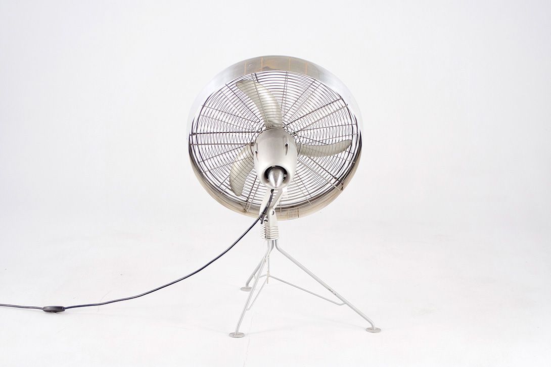 Foto Standing &#038; Wall Hanging Cooling Fan Stainless Steel 2000