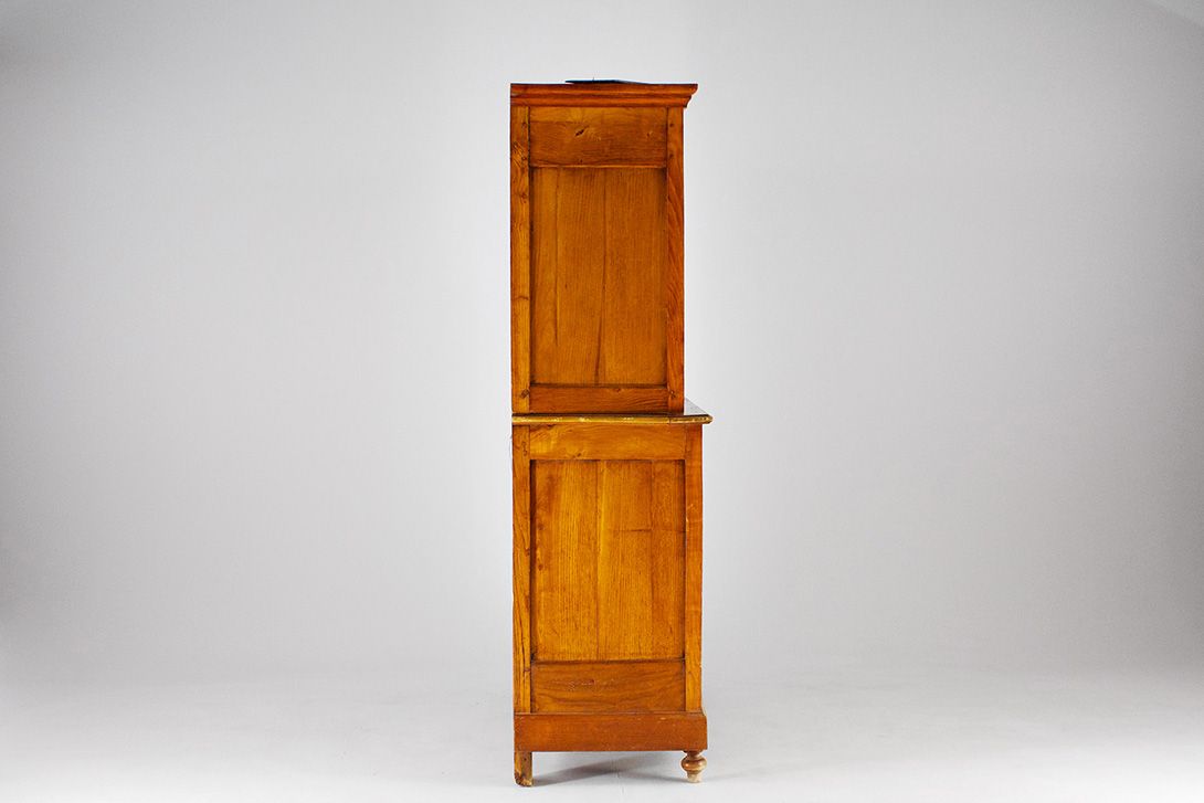 Foto Biedermeier Cherry Kitchen Cabinet 1860 h185x120x50