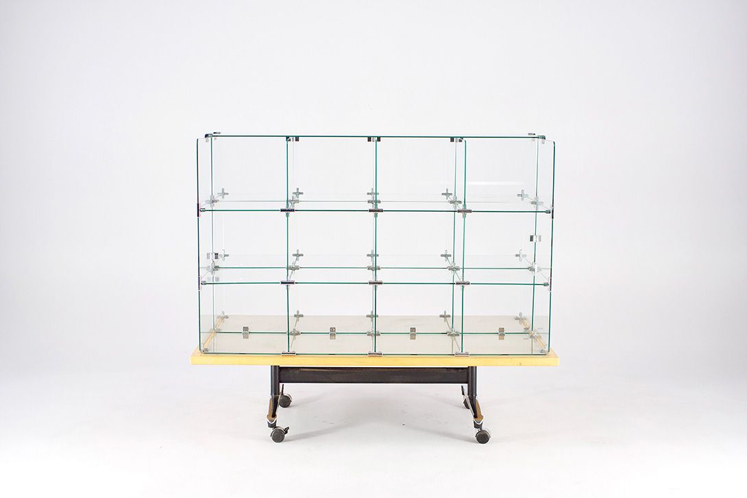 Foto Glass Shelf Matrix 1983 h115x130x80