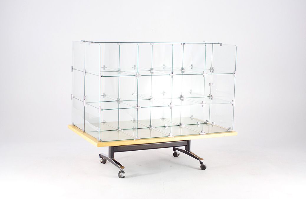 Foto Glass Shelf Matrix 1983 h115x130x80