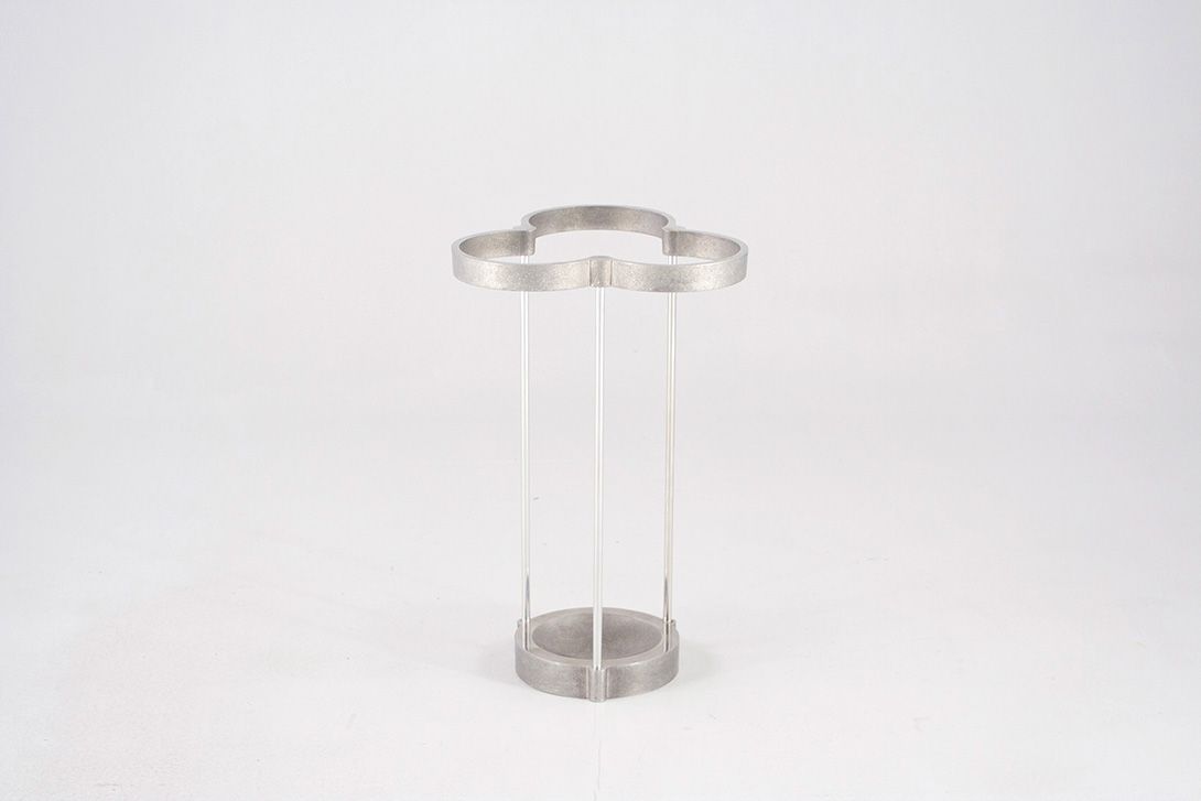 Foto Metal Umbrella Stand, Flat Plate, Three Chrome Sticks and Upper Cloud-Shaped Frame h50