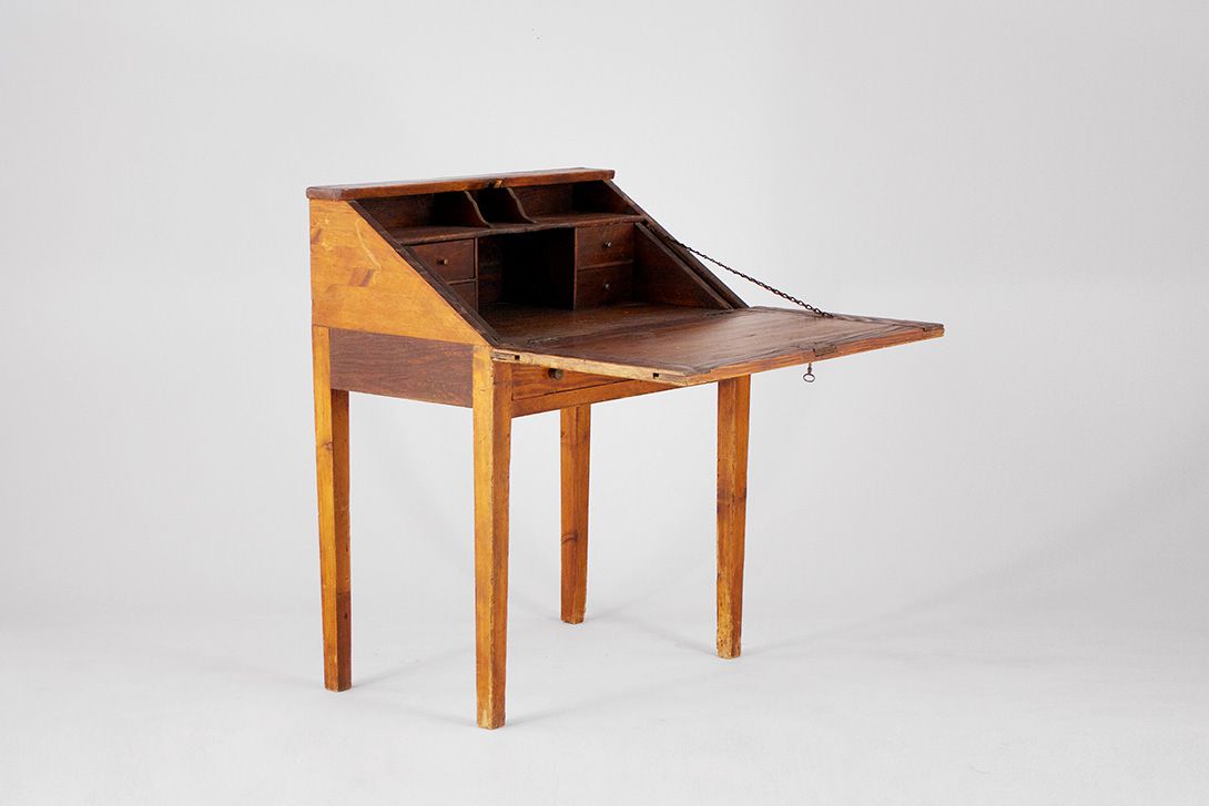 Foto Wooden Secretary 1890 h96x78x48