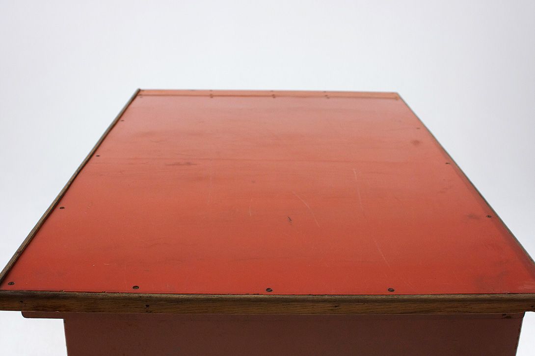 Foto Metal Table Workshop with Lino Surface 1935 h80x70x110