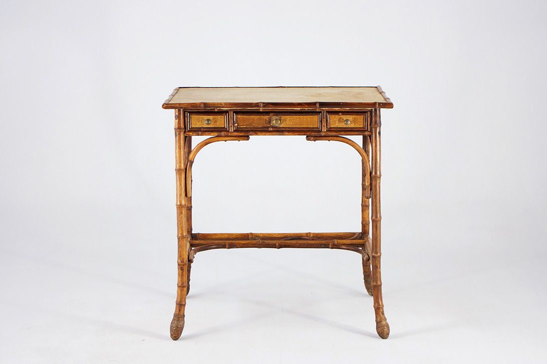 Foto Small Ladies Writing Desk Bamboo 1890 h77x71x47