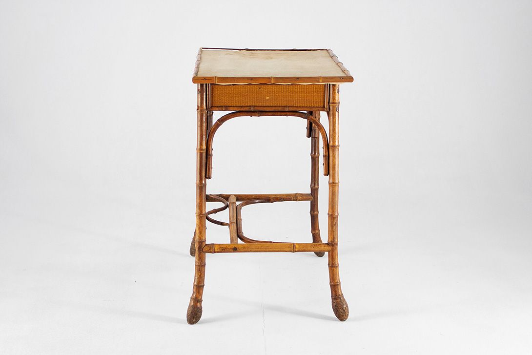 Foto Small Ladies Writing Desk Bamboo 1890 h77x71x47