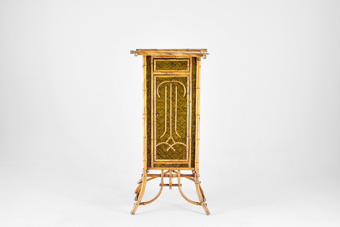 Foto Small Bamboo Cupboard