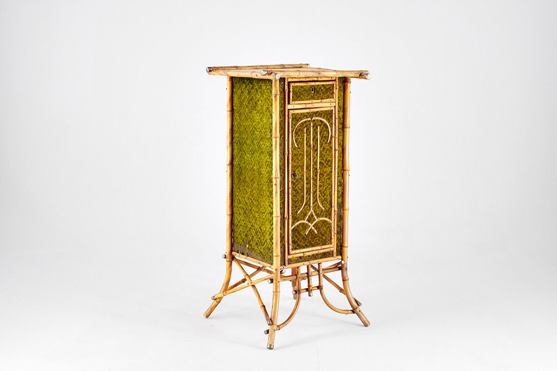 Foto Small Bamboo Cupboard