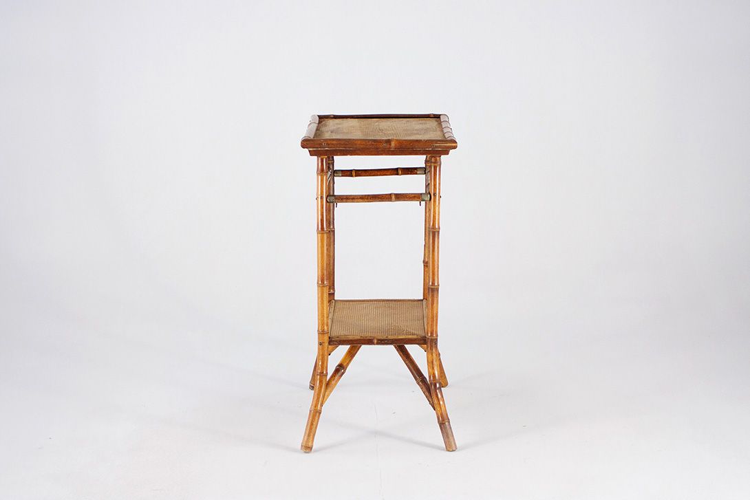 Foto Fragile Side Table Bamboo Wihelminian Era h78x60x43