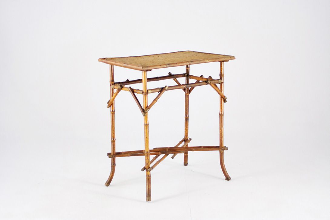 Foto Delicate Bamboo Side Table h72x70x41