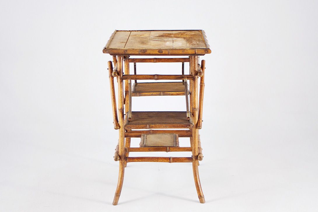 Foto Side Table with Satellite Niveaus Bamboo Belgium 1886 h42x96x42