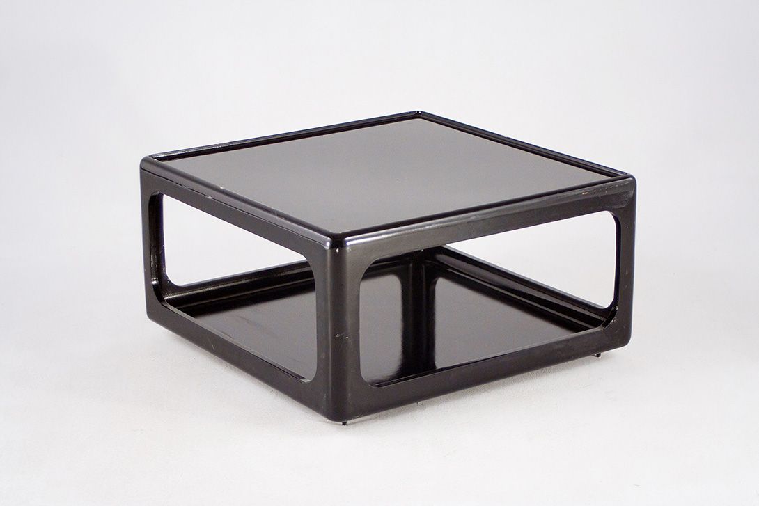 Foto Black Plastic GDR Coffee Table 1978 h39x72