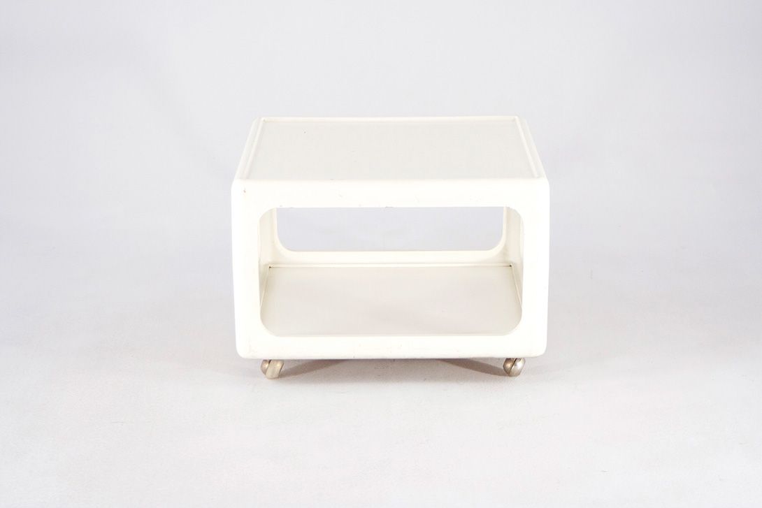 Foto White Plastic GDR Coffee Table on Wheels 1977 h40x60