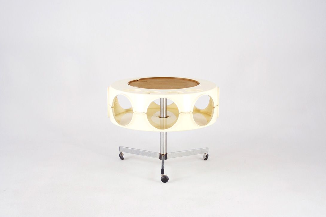 Foto Round Organic Plastic Coffee Table 1967 h49x63