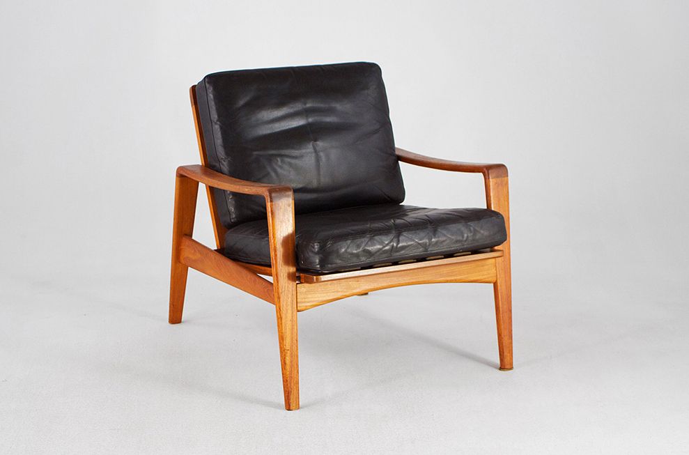 Foto Arne Wahl Iversen Leather Lounge Chair Komfort Denmark 1960 //