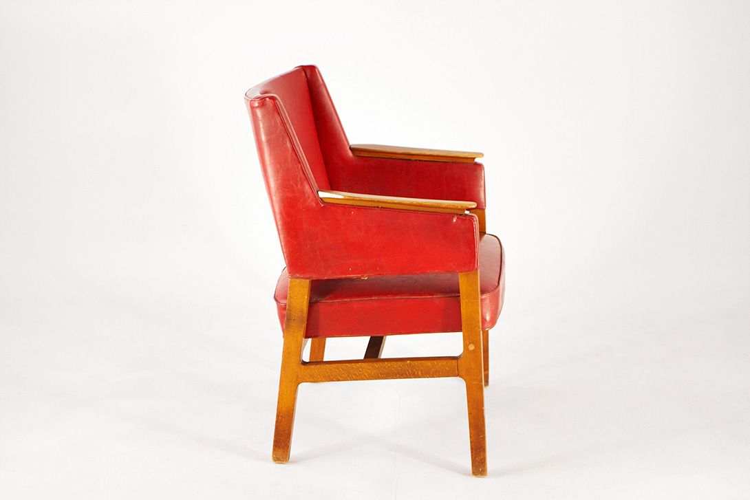 Foto Leather Desk Armchair Red UK 1957
