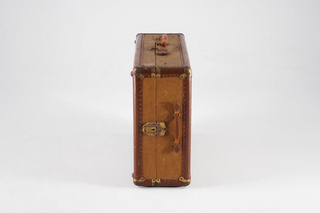 Foto Old Cardboard Suitcase South Germany